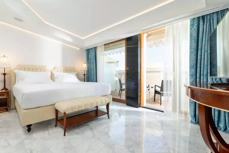 Signature Sea View Suite