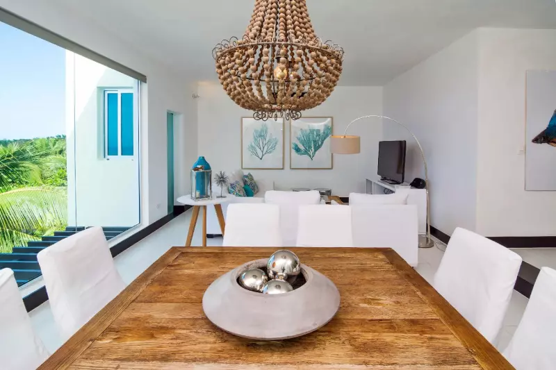 4 Bedroom Oceanfront Bi level Rooftop Suite