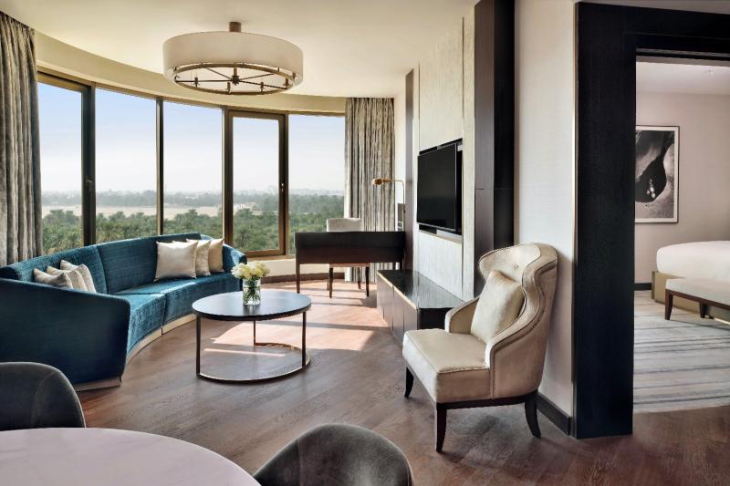 Executive Club Suite