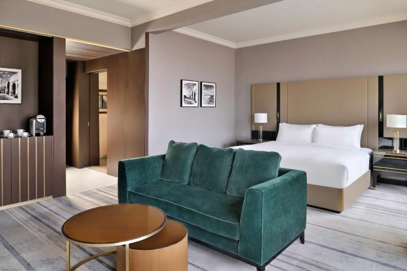 Junior Club Suite
