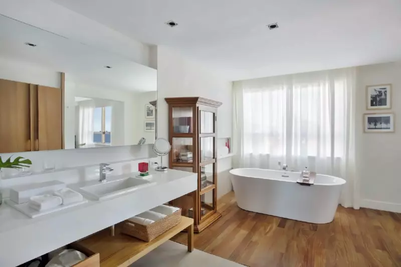 Master Partial Sea View Suite