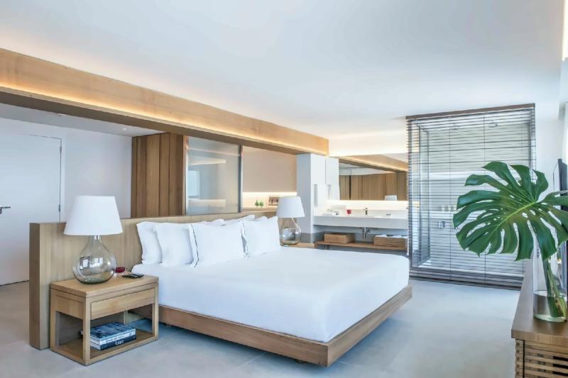 Ocean Front Suite