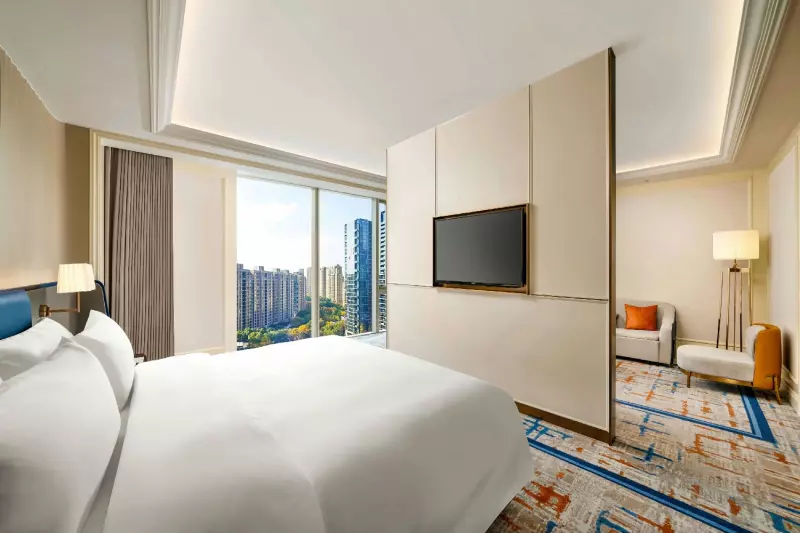 Junior Garden View Suite