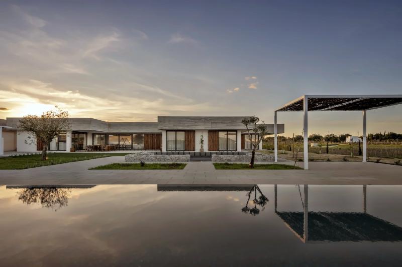 4 Bedroom Deluxe Arinto Pool Villa