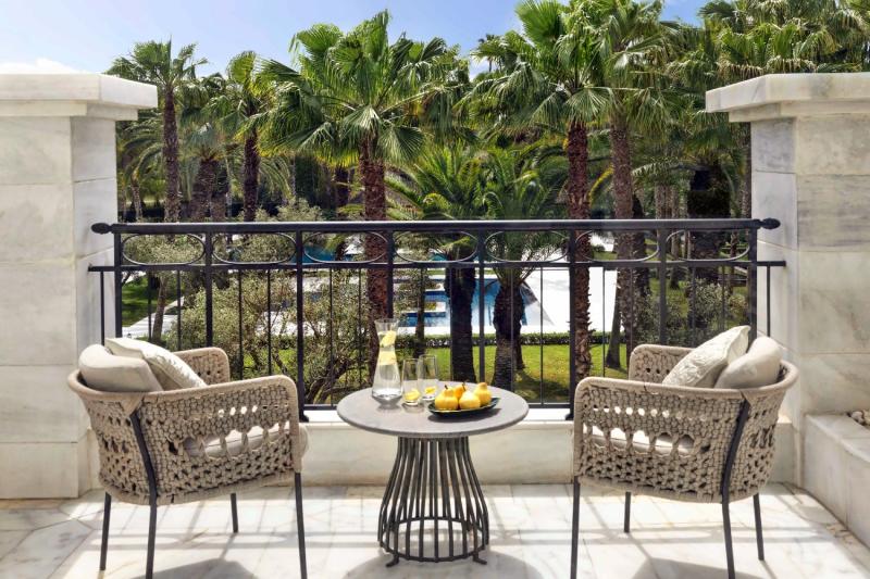 Premier Pool View Terrace Room