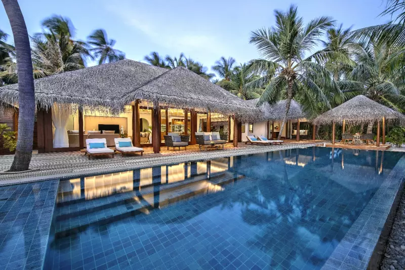 3 Bedroom Beach Pool Residence
