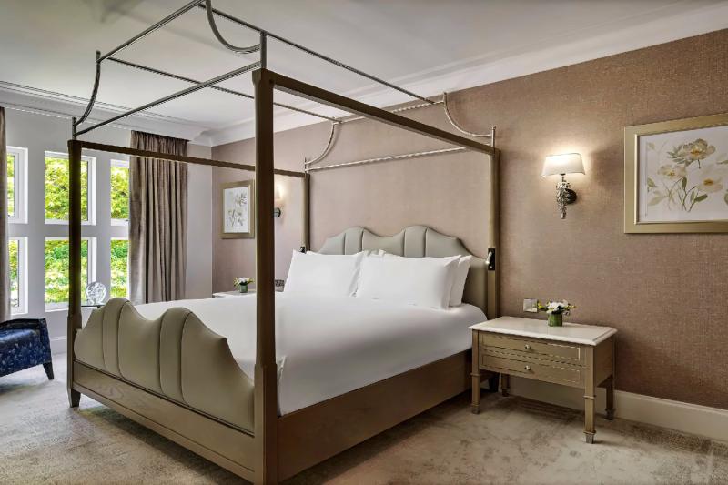 2 Bedroom Corner Luxury Suite
