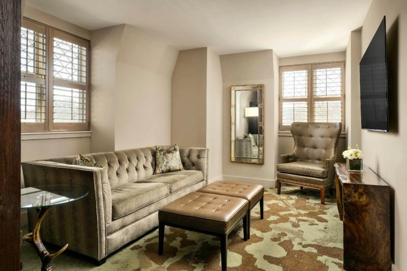 Main Building Executive Studio Suite