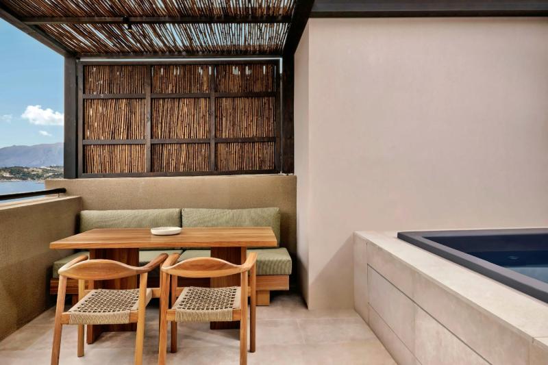 Deluxe Sea View Balcony Whirlpool Room