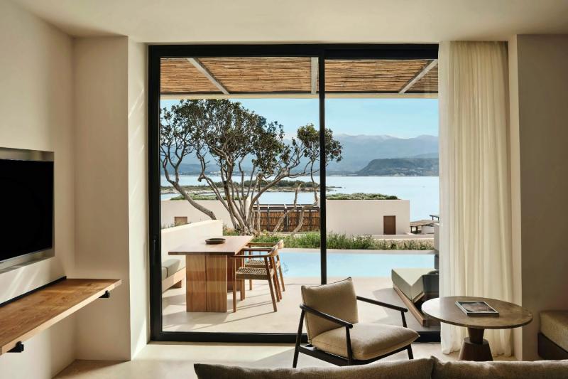 Deluxe Sea View Pool Suite