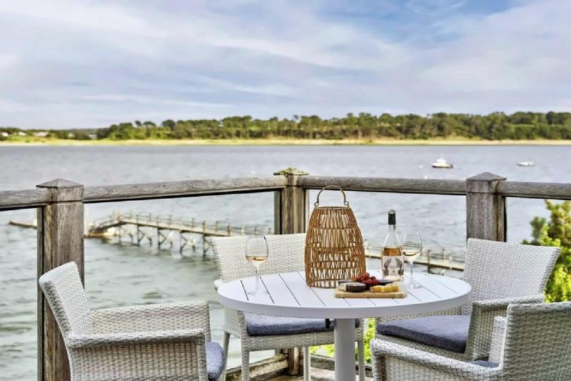 Signature Water View Suite