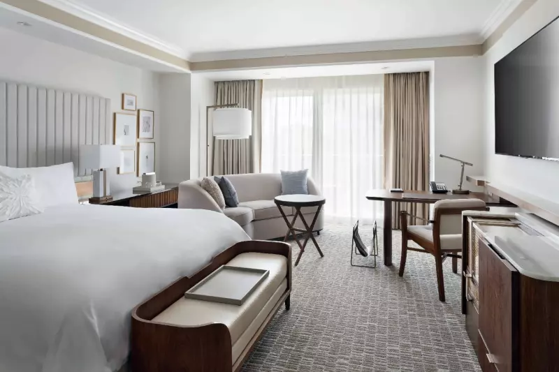 Lake View Room