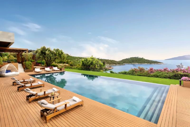 8 Bedroom Royal Villa