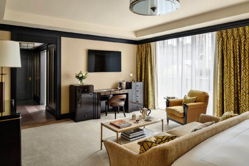 Premier Junior Terrace Suite 