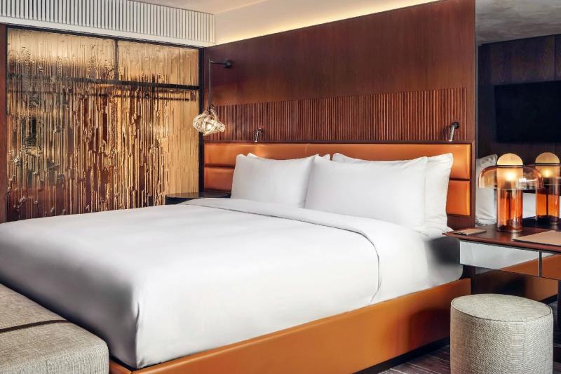 Deluxe River View Room