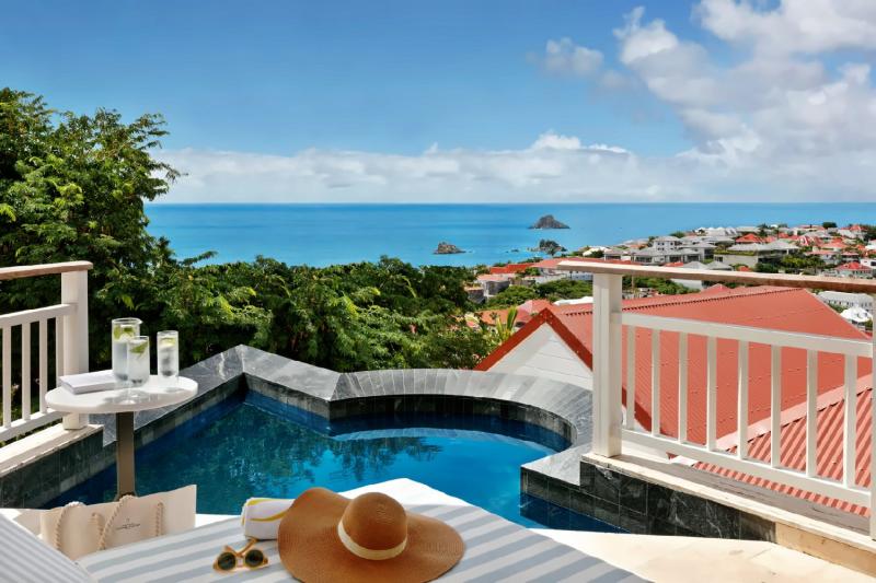 Junior Sea View Pool Suite