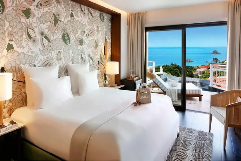 Junior Sea View Pool Suite