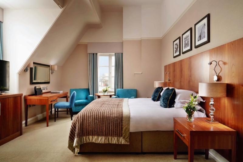 Grand Family Rooms 