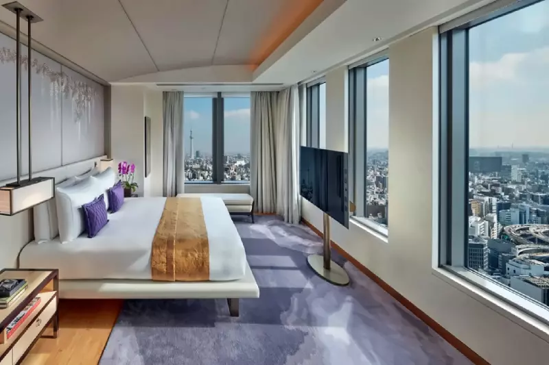 2 Bedroom Mandarin Corner Suite