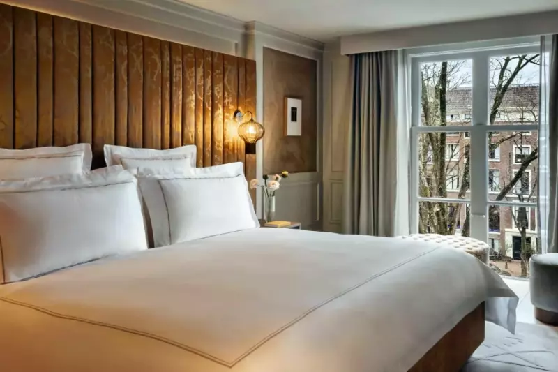 Canal View Signature Suite