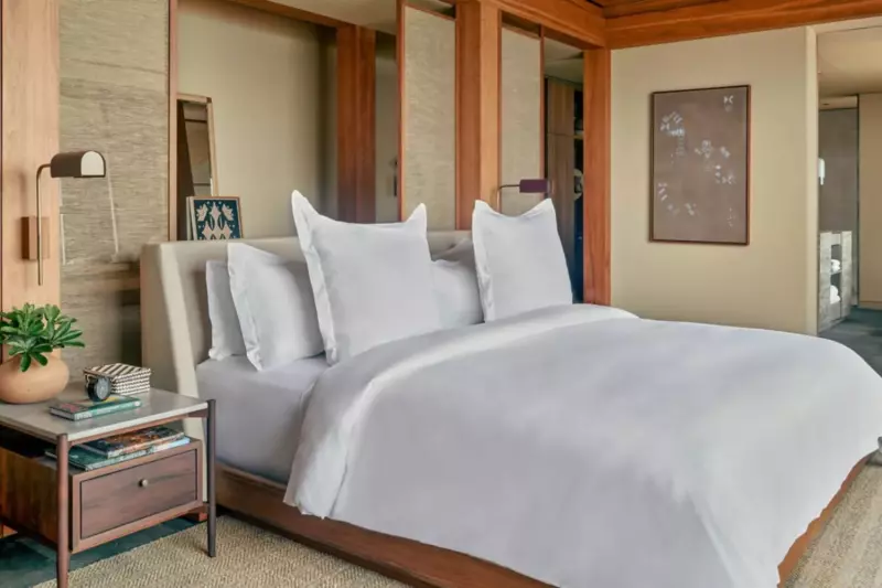 Poolside Studio Suite