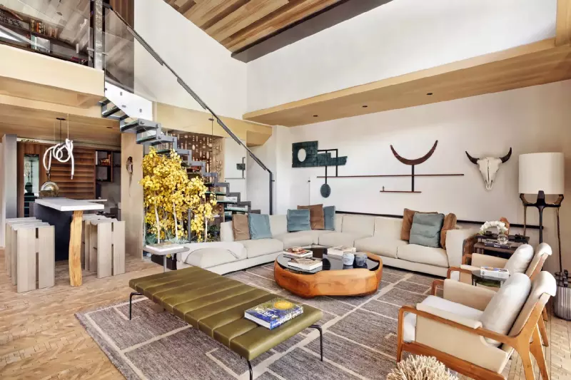 6 Bedroom Windows Residence