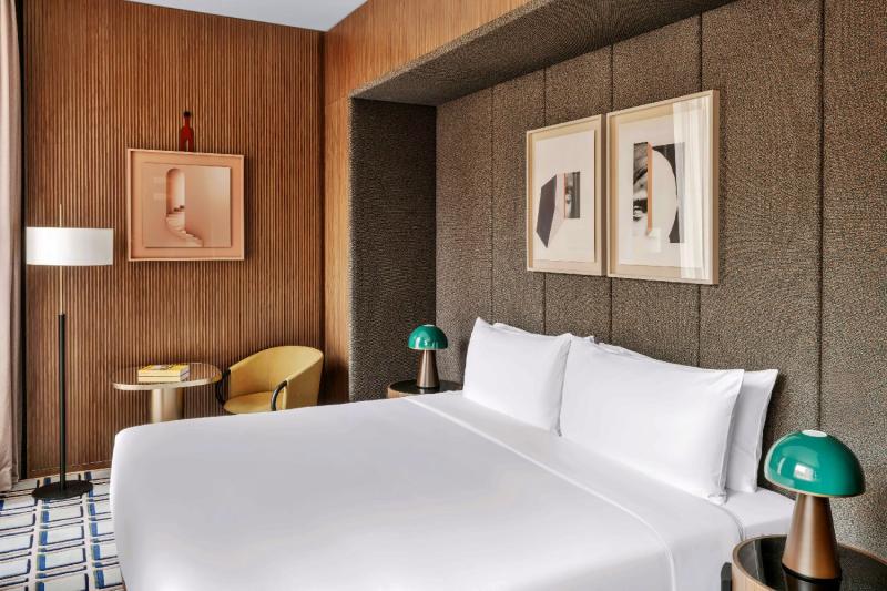 2 Bedroom Studio Family Room