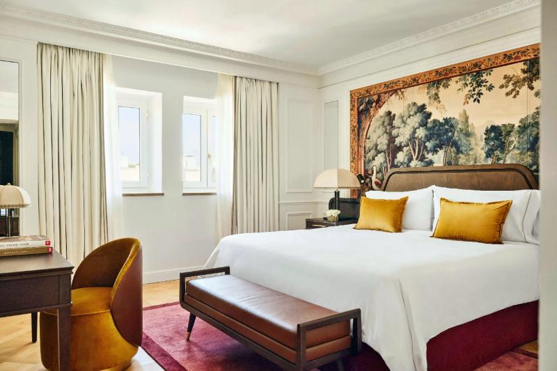 Premium Cortes  Parliament View Room