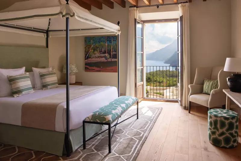 Deluxe Suite