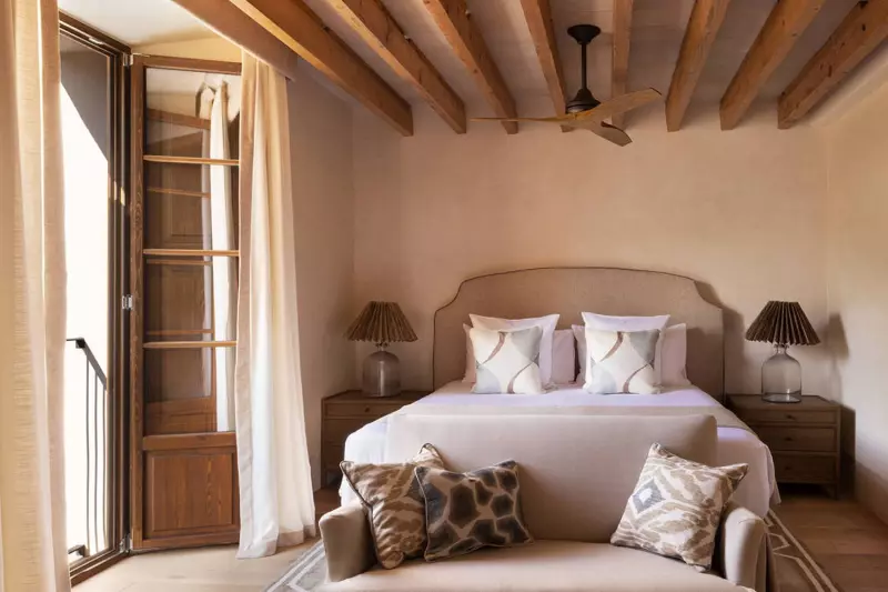 Mountain View Room