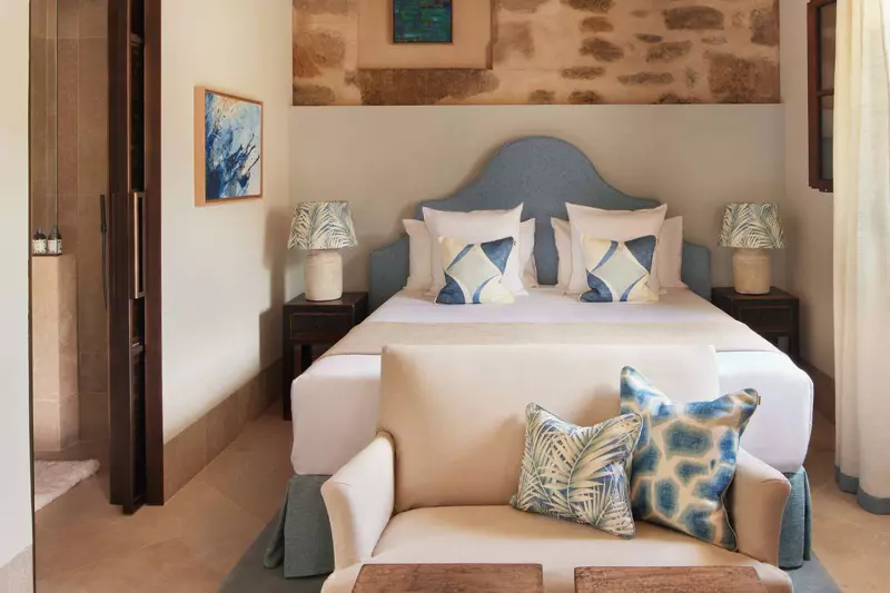 Deluxe Mountain View Room