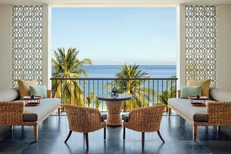 Deluxe Ocean View Suite