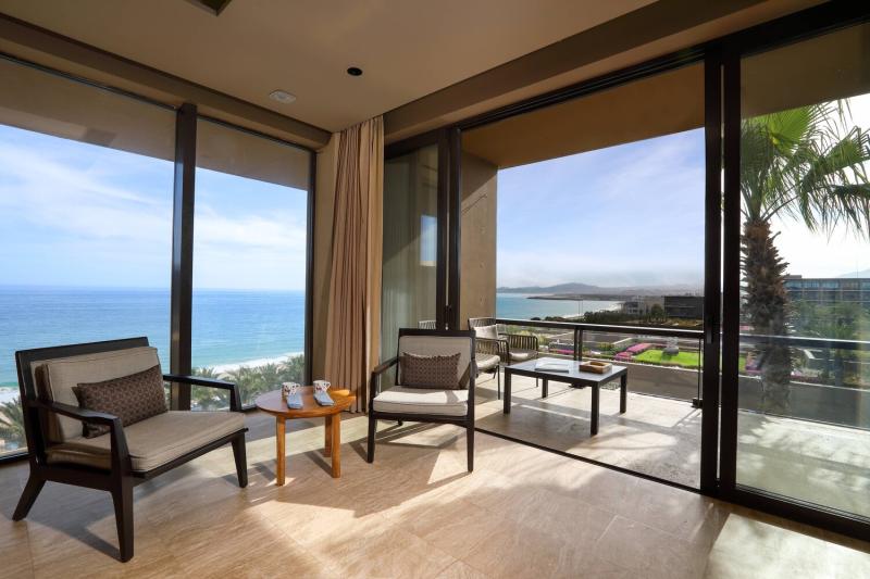 Umey Ocean View Suite