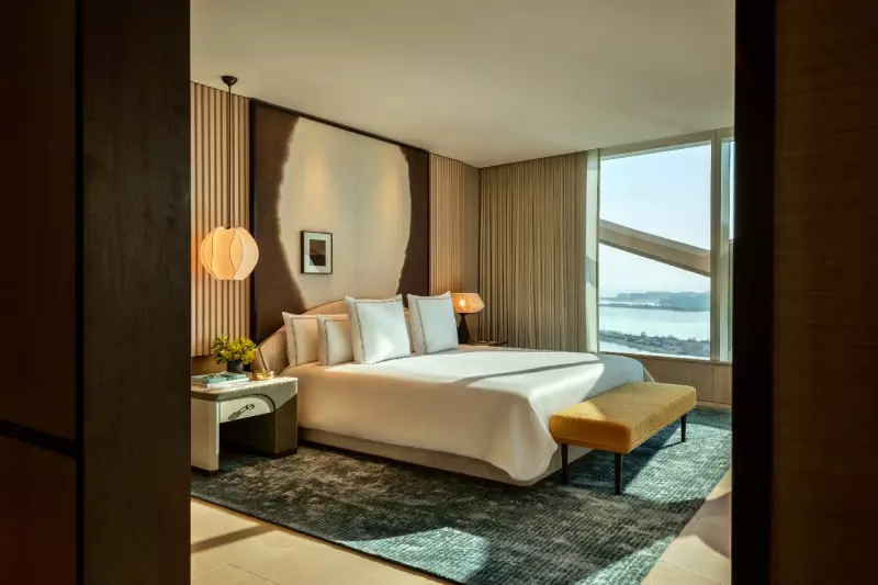 Deluxe Lagoon View Suite