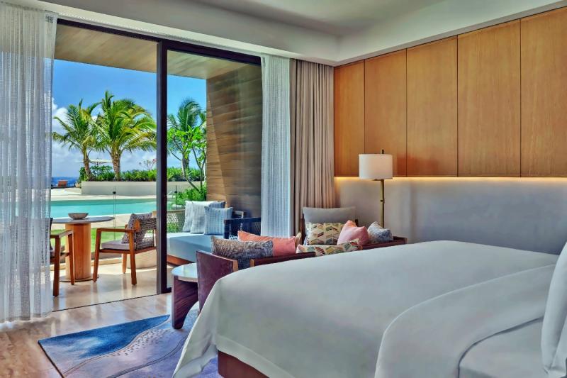 Deluxe Rooftop Poolside Room