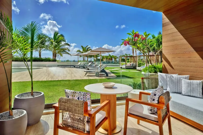 Deluxe Rooftop Poolside Room