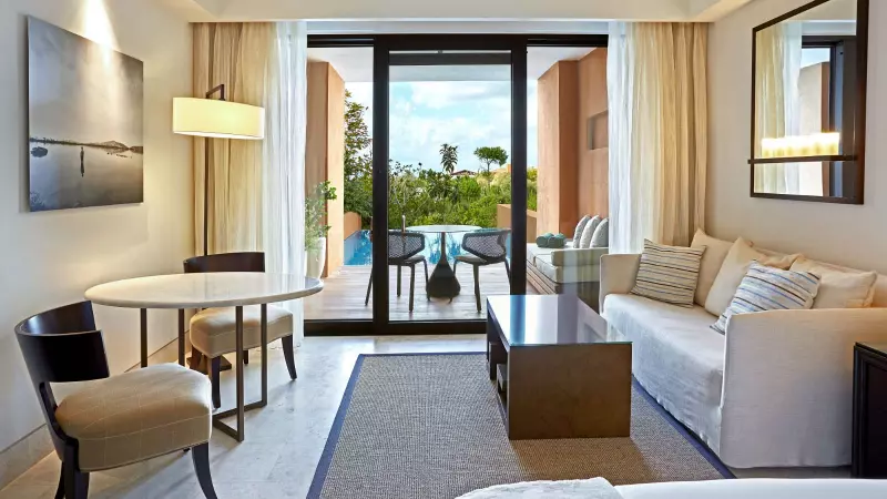 Infinity Garden View Pool Room