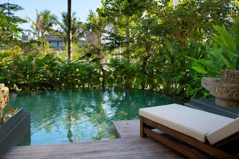 Grand Deluxe Lagoon Room