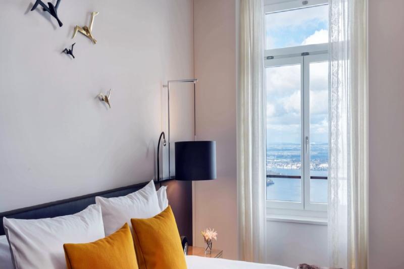 Heritage Lake View Prestige Room