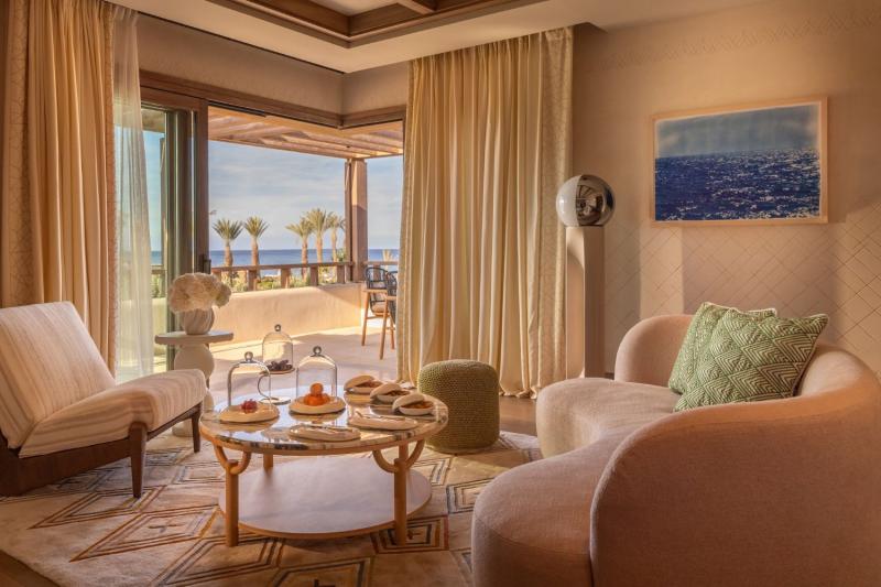 Deluxe Sea View Suite