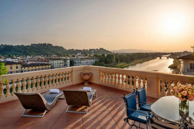 Presidential Arno View Terrace Suite
