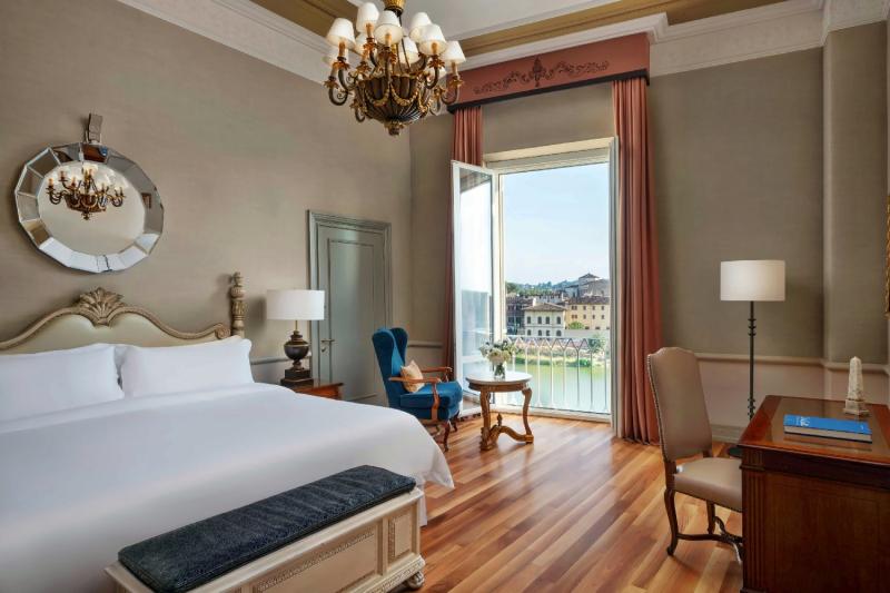 Premium Arno View Room