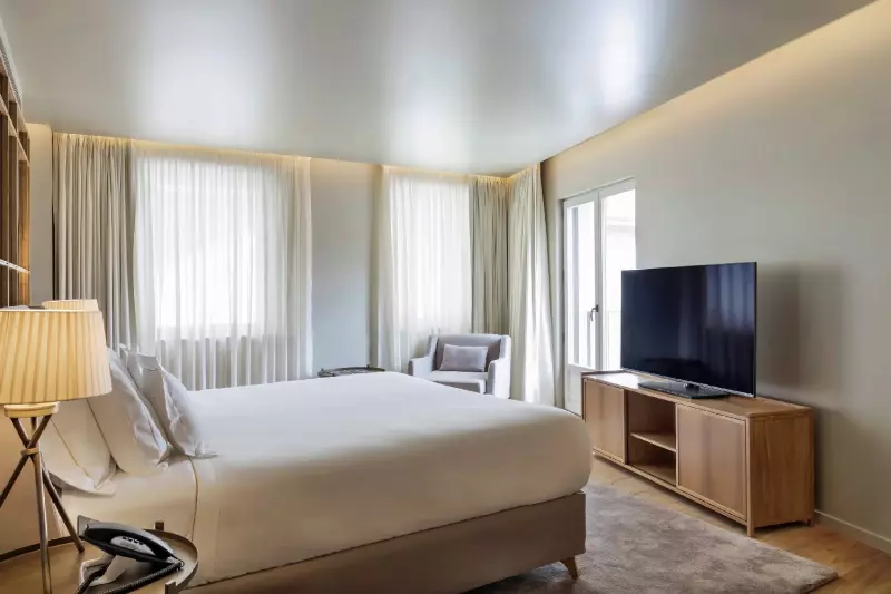 Premium Se Cathedral View Balcony Room