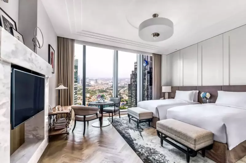Deluxe Cityscape Room
