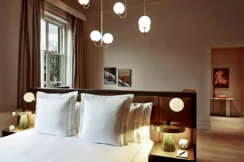 Canal View Signature Suite