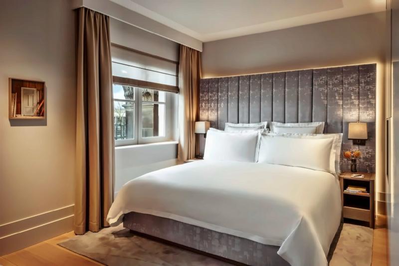 Canal View Premier Room