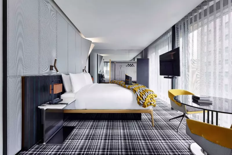 Marvelous Corner Suite