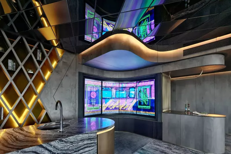 Penthouse I River View Suite