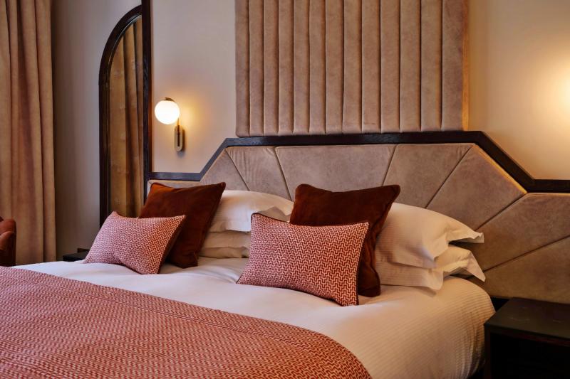Deluxe Hotel Room 