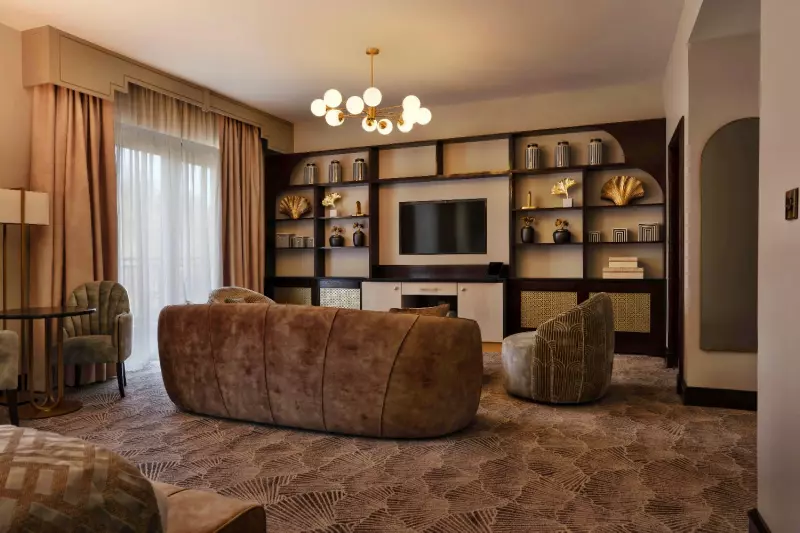 Hotel Suite 